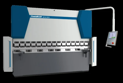 GBP DE 30200 PRASA KRAWĘDZIOWA STEROWANA CNC W 3 OSIACH (Y1, Y2, X). STEROWANIE CNC - CYBTOUCH 12. KOMPENSACJA UGIĘCIA STOŁU CNC. SZYBKIE MOCOWANIE NARZĘDZI GÓRNYCH. METALLKRAFT